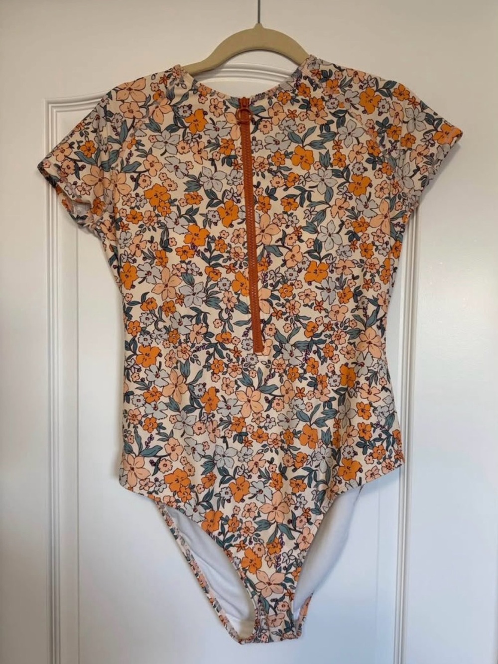 Never worn - Cupshe Orange Floral Zip-Front One-Piece Swimsuit